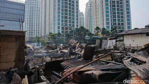 Kebakaran Dekat Stasiun Kebayoran Lama Hanguskan 18 Rumah dan 4 Tempat Usaha