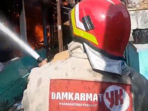 Ditinggal Antar Anak Sekolah, Rumah di Kotagede Jogja Dilalap Api