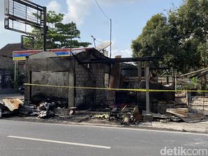 2 Kios Sol Sepatu-Canang di Denpasar Terbakar, Ada Ledakan Mirip Kembang Api