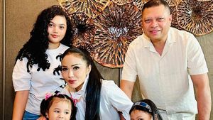 Indahnya Kebersamaan! Kris Dayanti dan Raul Lemos Ngumpul Bareng Anak-Cucu