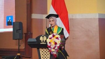 Kisah Najmi, Anak Buruh yang Lulus dari Unnes dengan IPK 3,99