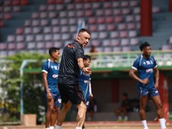 Ze Gomes Jadi Pelatih Terbaik Pekan Ketiga Super League 2026/2027