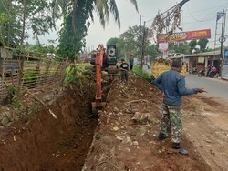 Dari Cibinong ke Parung, Pembenahan Bogor Menjangkau Saluran Irigasi