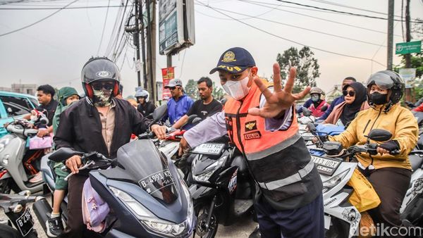 Semrawutnya Jalan Pulo Timaha