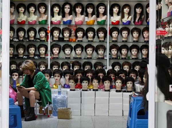 Wig hingga Kuku Palsu China Membanjiri Pasar AS
