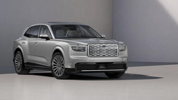 Tampang Mobil Listrik Pertama Bentley yang Punya Tenaga Buas