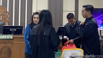 Bupati Fadia Arafiq Dituntut 5 Tahun Bui dan Bayar Uang Pengganti Rp 2,6 M