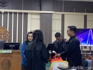 Eks Bupati Pekalongan Fadia Arafiq Dituntut 5 Tahun Bui