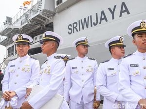 Dari Giuseppe Garibaldi Jadi KRI Sriwijaya-100, Bendera Merah Putih Berkibar