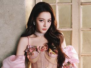 Pesona Anggun Dilraba Dilmurat Bergaun Pink Karya Desainer Indonesia
