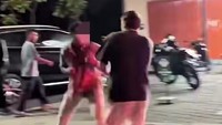 Aduh, duh..., Dua Kelompok Turis Asing Adu Jotos di Pantai Berawa