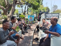 Polres Gresik Buka Ruang Curhat Warga Lewat Kopi Keliling
