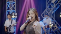 Lirik Lagu Idol Idol Helikopter Turun ke Padang Lengkap dengan Maknanya