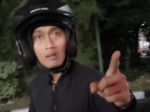 Sosok Oknum Satpol PP Surabaya Diduga Halangi Ambulans Bawa Jenazah