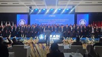 Lantik 120 Pengurus Peradi Sultra, Harris Arthur Dorong Advokat Bermasyarakat