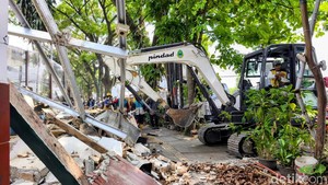 Trotoar Jalan Cihampelas Ditertibkan: 84 Bangunan Dibongkar-Hotel Kena