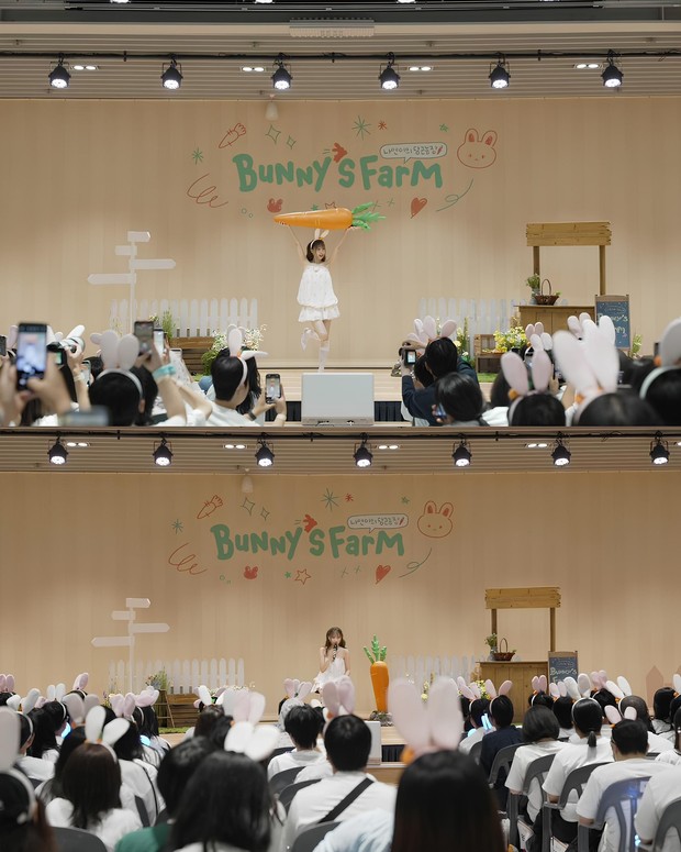 Nayeon TWICE membagikan perasaannya terkait hari ulang tahunnya yang dirayakan bersama penggemar di fanmeeting 'Bunny's Farm'.