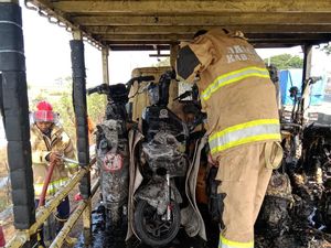 Kontainer Angkut 60 Sepeda Listrik Terbakar di Losari Cirebon