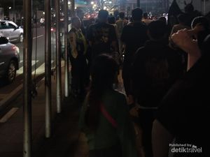 Menghabiskan Malam Minggu di Jalan Asia Afrika Bandung