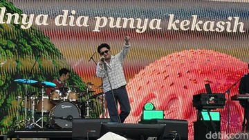 Juicy Luicy Buka Panggung Pestapora Hari Pertama, Uan: Makasih Sudah Stay!