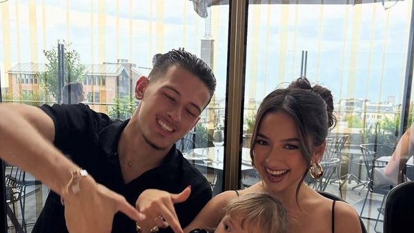 Momen Hangat Justin Hubner Kulineran Bareng Jennifer dan Kamari