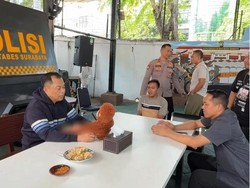 Cengengesan Pelaku Pelecehan Modus Konten Boneka di Hadapan Polisi