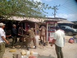 Pemkot Kendari Tertibkan Lapak BBM Eceran di Sekitar SPBU