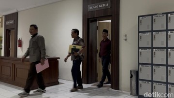 Legislator Rembang Bungkam soal Aduan Ngamar Bareng Istri Kades
