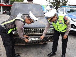 Polisi Razia Kendaraan Isi BBM di SPBU Pangkalpinang, Temukan Pelat Palsu