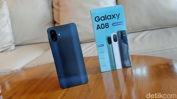 Unboxing Samsung Galaxy A08, Baterai 6.000 mAh Bisa Dicicil Rp 200 Ribuan