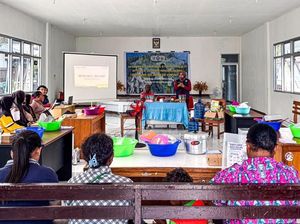 TEP Undip Ajak Warga Senggi Olah Sagu hingga Petatas Jadi Sajian Bergizi