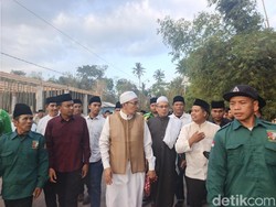 TGB Ungkap Alasan Ambil Alih Ponpes Abul Barokat Wannafaat