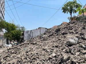 Pemkot Surabaya Temukan TPA Sampah Ilegal di Belakang Pasar Turi