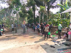 Serunya Petani Temanggung Gelar Perang Cendol Dawet untuk Minta Hujan