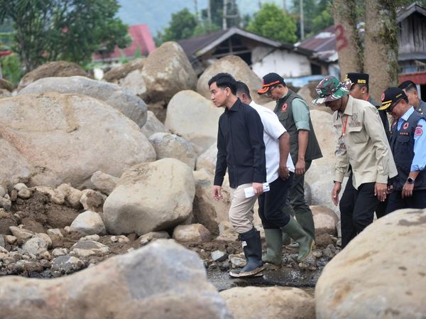 Wapres Gibran Tinjau Lokasi Banjir Bandang di Solok