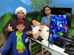Willie Salim Berkhitan di Usia 24 Tahun, Diarak Ustaz Derry