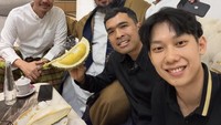 Willie Salim Suka Kulineran Bareng Ustadz Derry hingga Berbagi Makanan