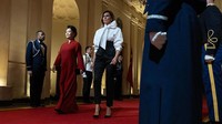 Foto: Melania Trump Dobrak Tradisi, Peng Liyuan Tampil Klasik di State Dinner