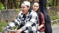 Ndarboy-Happy Asmara Bawa Semesta Musik Jawa di Film Cidro Asmoro