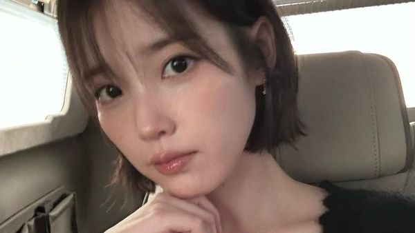Pilih IU Rambut Pendek atau Panjang, UAENA?