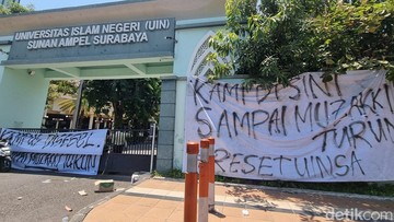 Kampus UINSA Masih Disegel Mahasiswa
