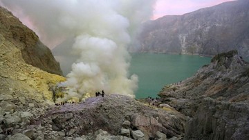 Kawah Ijen Dibuka Lagi Usai Karhutla, Begini Cara Dapat Tiketnya