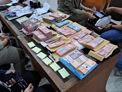 Wujud Duit-Emas Haram Pemohon Layanan Tanah yang Disita di BPN Jatim