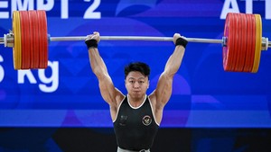Raih Emas Asian Games, Lifter Rahmat Erwin Pecahkan Rekor Dunia