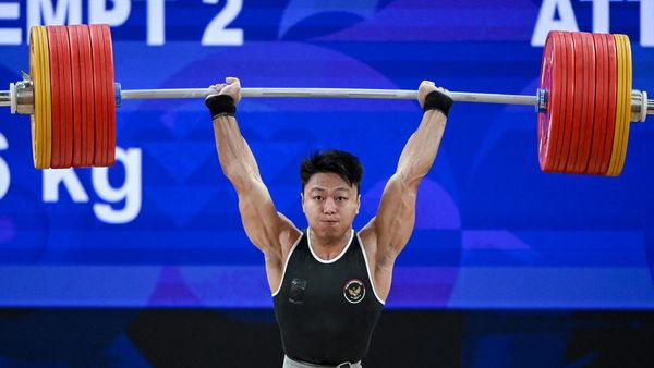 Raih Emas Asian Games, Lifter Rahmat Erwin Pecahkan Rekor Dunia