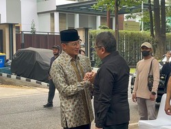Suasana Rumah Duka Guruh Soekarnoputra, Pelayat Mulai Berdatangan