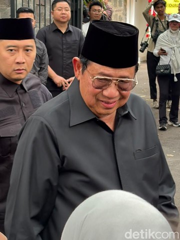 SBY Beri Penghormatan Terakhir Buat Guruh Soekarnoputra