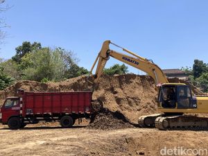 Eks Galian C Gunaksa Jadi Kuburan Sampah Organik Denpasar, Lubang Makin Luas