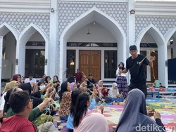 Antusias Gen Alpha hingga Lansia Bikin Wayang Suket di Semarang