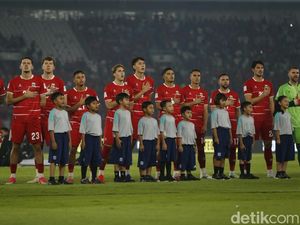 El Loco Nyanyi Indonesia Raya: Dulu di Lapangan, Kini di Depan TV